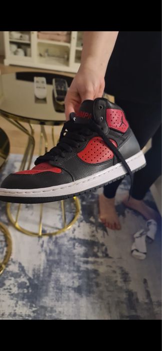 Adidasi jordan jumpman