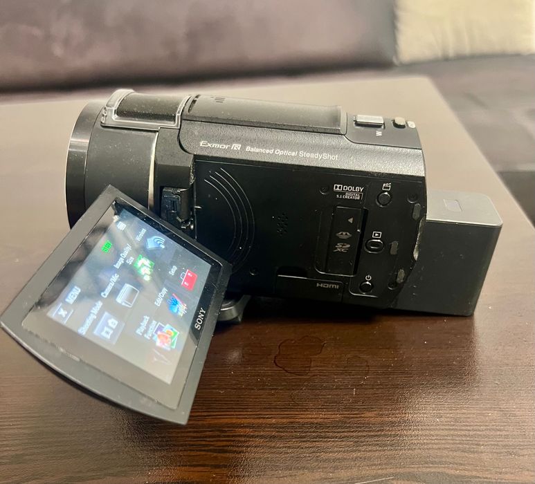 Продавам Цифрова видеокамера Sony FDR-AX43A