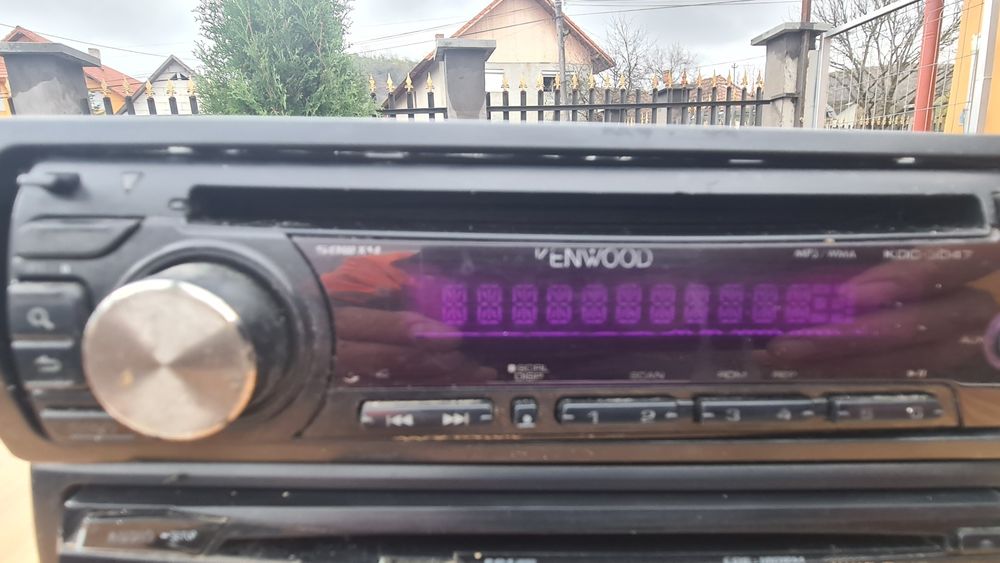 Radio CD auto perfecta stare