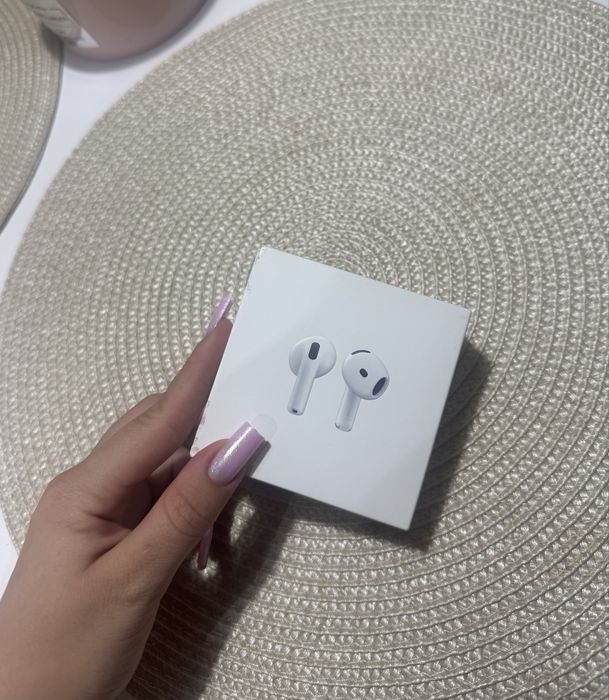AirPods 4 sigilate