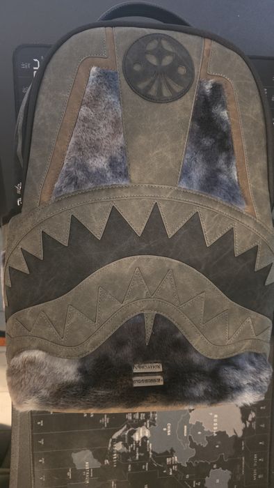 Раница Foundation Days Fur Coat Shark Sprayground