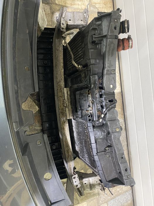 Bara fata trager cu radiatore far stanga dreapta Citroen c3 2011 ,2012