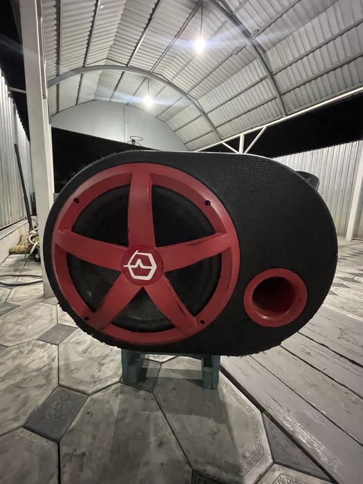Продам сабвуфер ural red hurricane