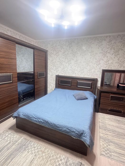 Продаеться спальный мебель
