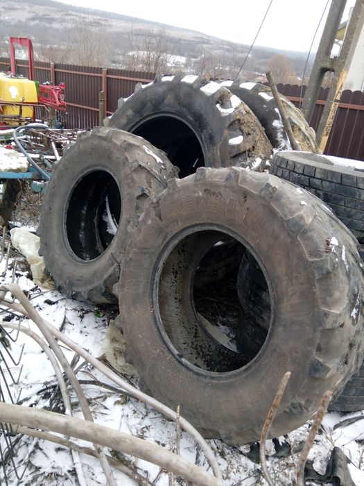 Vând cauciucuri Michelin folosite