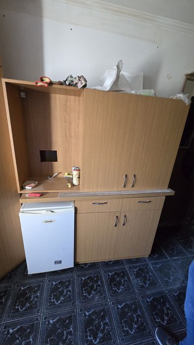 Vand mobila ! In stare foarte bună! Mobila conține si.pat nou pt 1 Persoană! + saltea