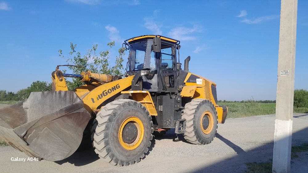 Llugong 855H идеал холатда ишлаган соати 8145 капитал ремонт килинган.