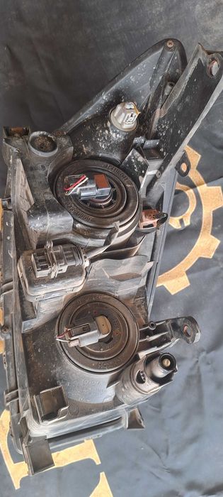 Фар / фарове от Тойота рав 4 / Toyota RAV 4 2.2 D-CAT 177 К. С!!