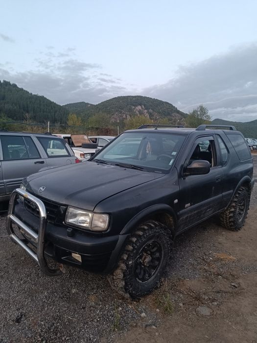 Опел Фронтера б 2.2 дтi  116 коня на части къса 2001 год