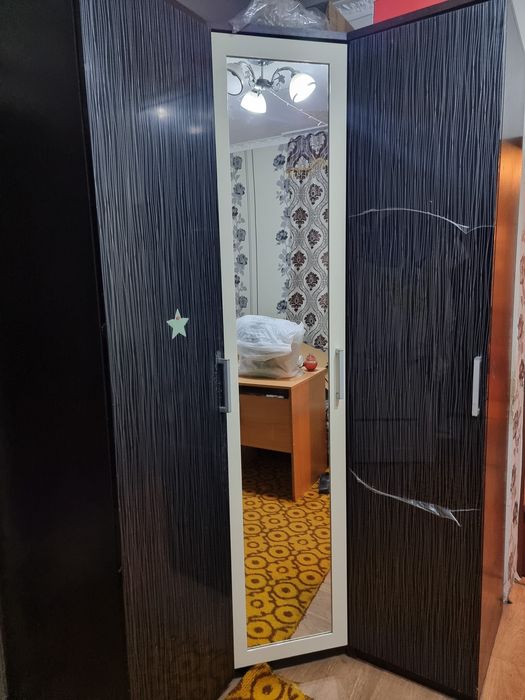 Продам шкаф угловой