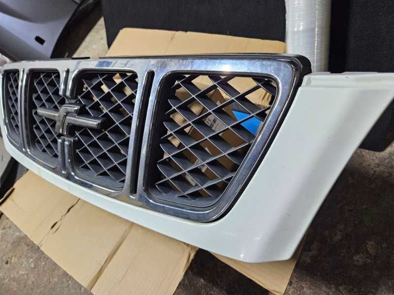 Решетка радиатора Subaru Forester SF5