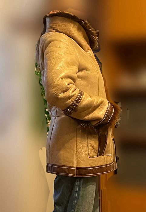 Geacă damă piele naturală, îmblănită, cu guler de vulpe polară brună