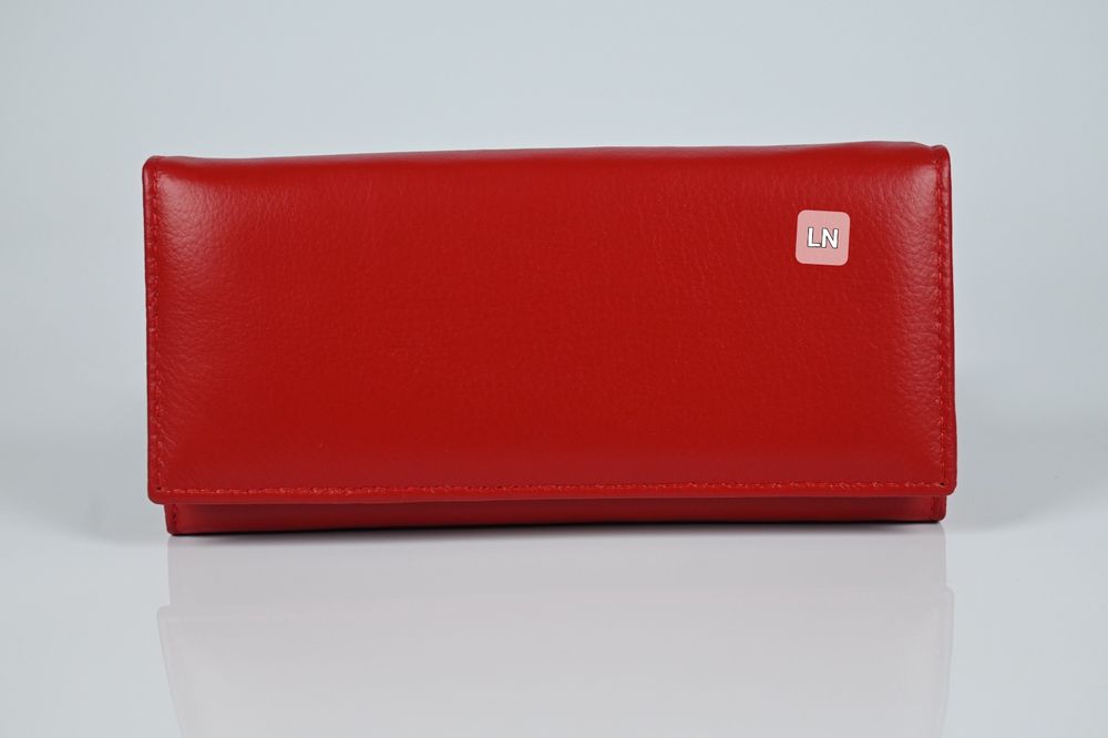 Дамско портмоне от естествена кожа