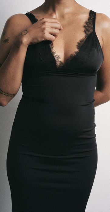 Rochie cu dantela Zara