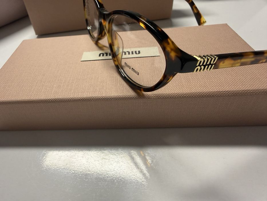 Рамки за диоптрични очила Miu Miu.