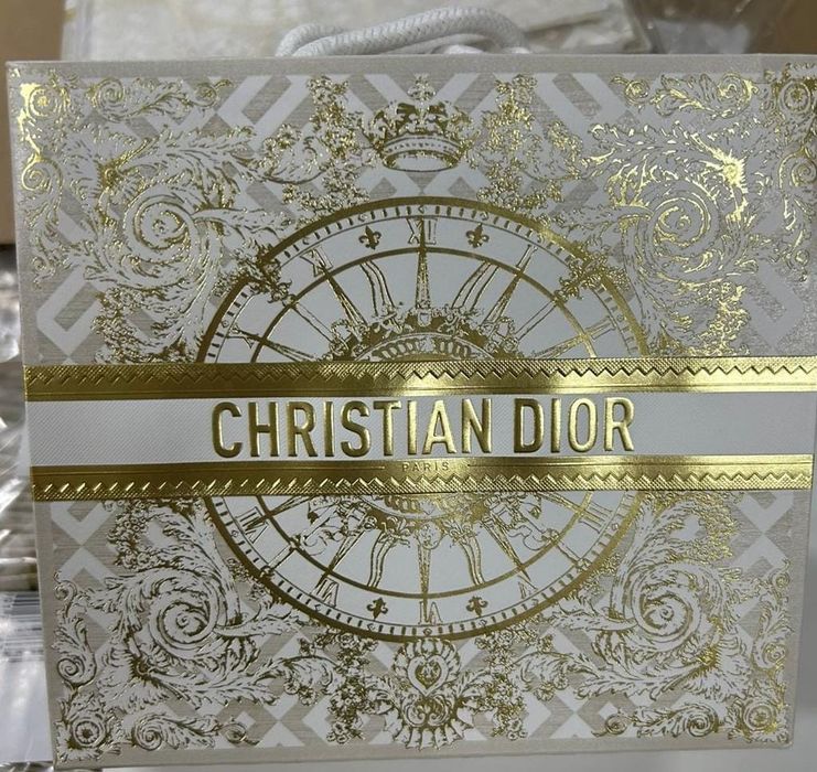 Пакеты производства Dior