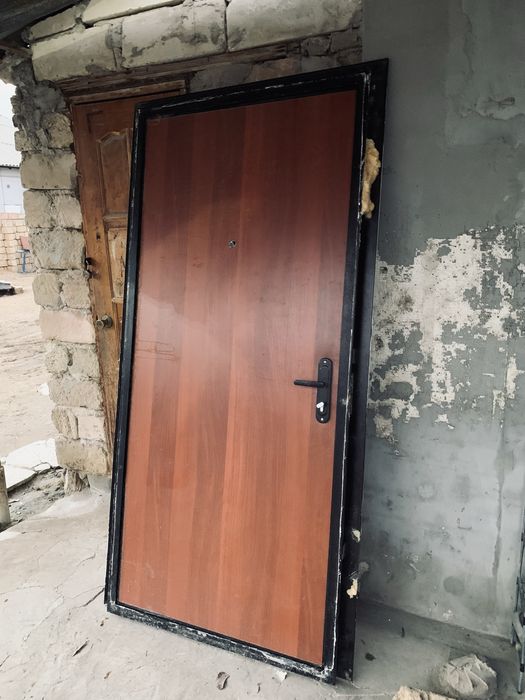 Кіреберіске арналған есік