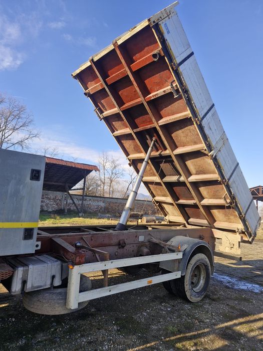 Vând Iveco basculabil