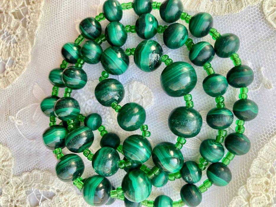 Бусы и браслеты из натурального малахита