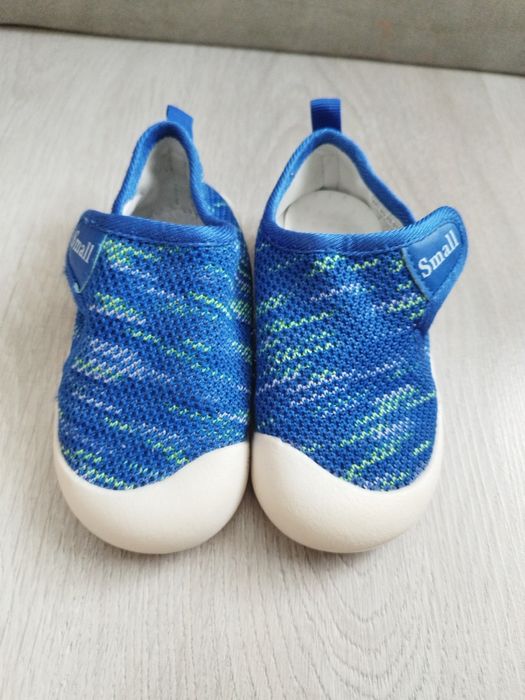 Vând încălțăminte băiat