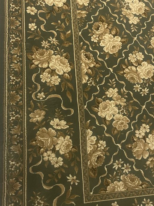 Продам ковер 2-3 размер почти даром