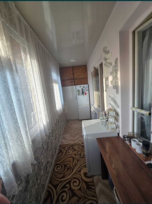 Продается 2-комнатная переделанная в трехкомнатную