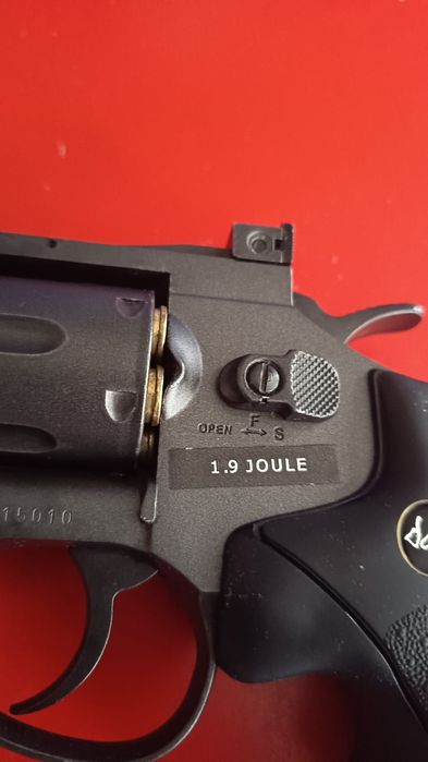 Dan Wesson 8 Airsoft Revolver