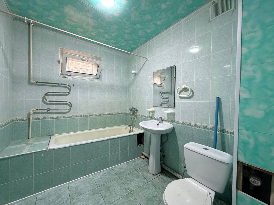 Yunusobod 18-mavze 3 xona g'ishtli uy srochna sotiladi