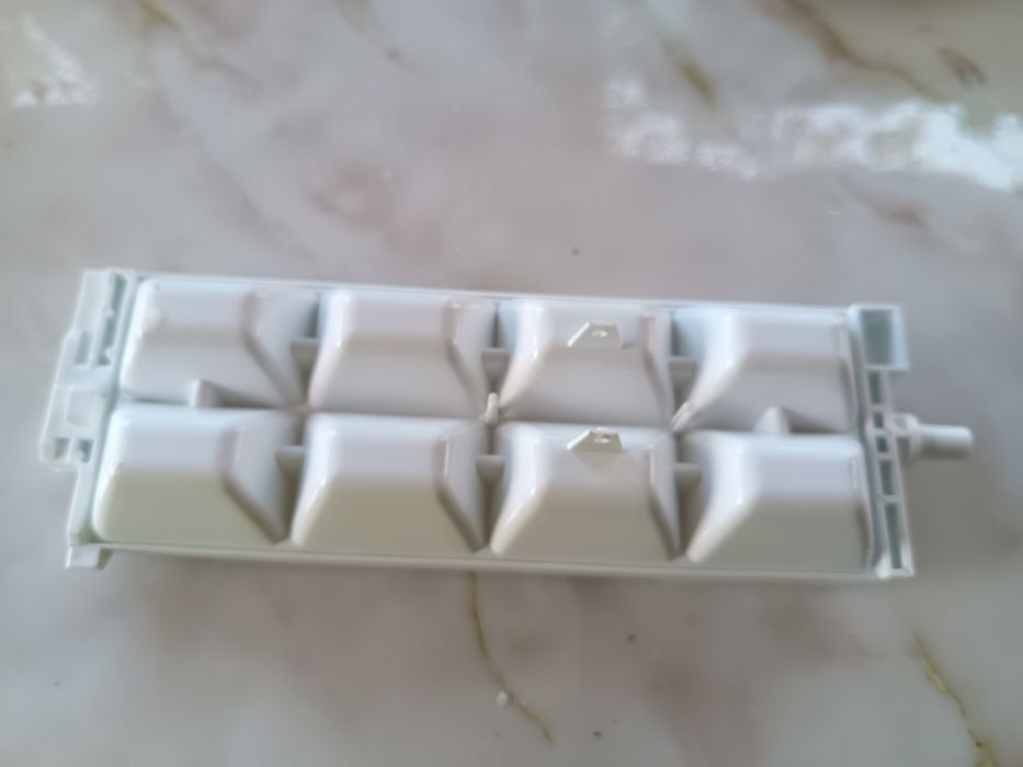 Ледогенератор за хладилник самсунг