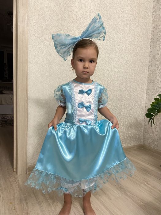 Прокат новогодних костюмов и платьев