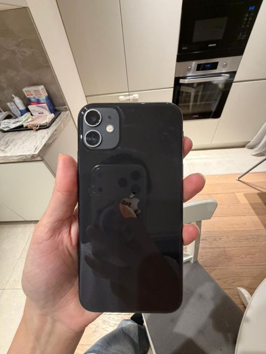 Продам Iphone 11