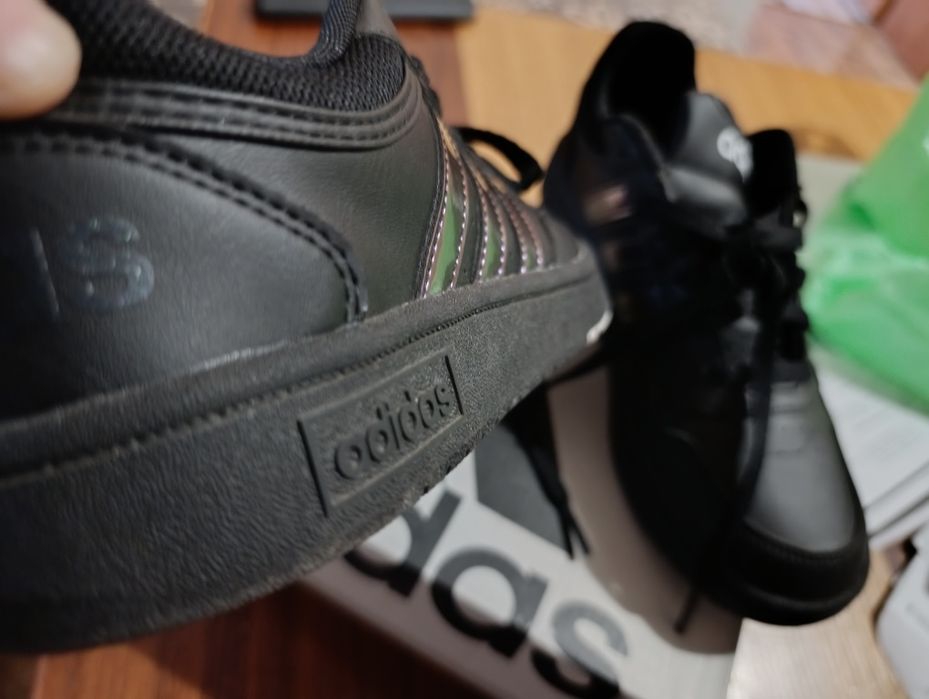 НОВИ Адидас момичешки маратонки