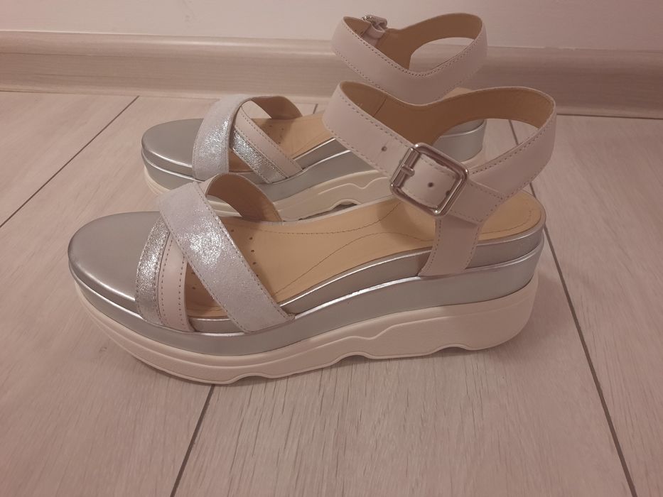 Sandale Geox, piele naturală 37 impecabile