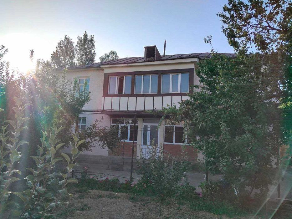 Uy sotiladi yaxshi joydan