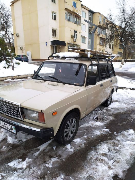 Vaz 2104 sotiladi