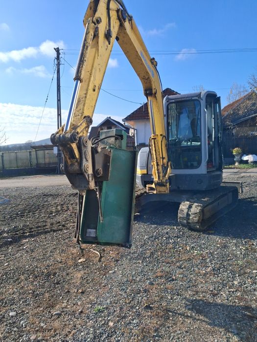 Tocator resturi vegetale miniexcavator