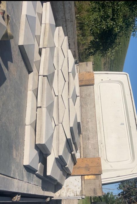 Capace gard /stalpi spaleri/dale pavat borduri