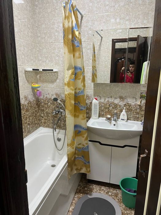 Аренда. 1.хонали метро беруни олдида оилага берилади