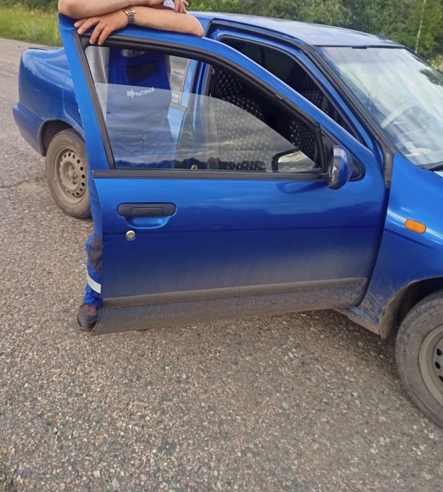 Продам машину ниссан