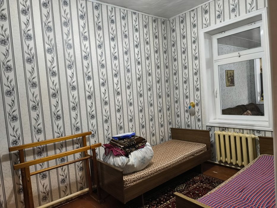 Продается дом на участке 3.5 соток в центре Янгиюля.