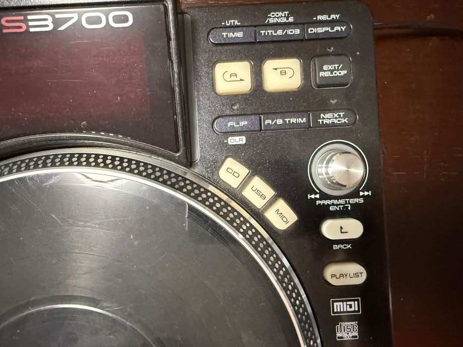 Deck Dennon S3700 Cd player cu posibilitati de mixaj