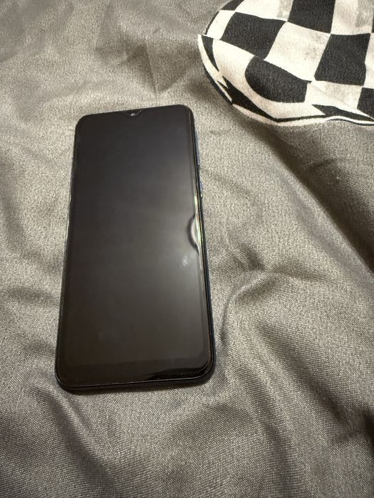 Продавам samsaung a20e