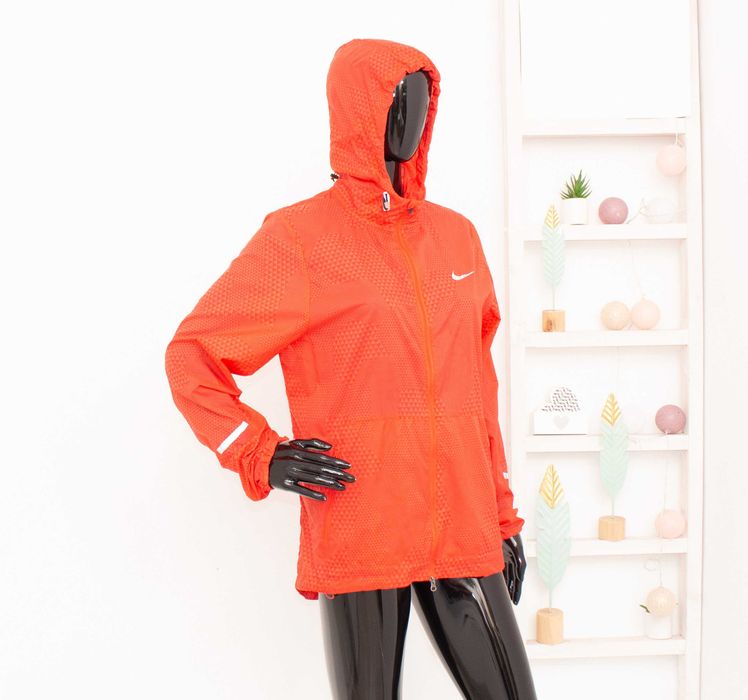 Nike оригинално дамско яке червено тип ветровка за бягане S
