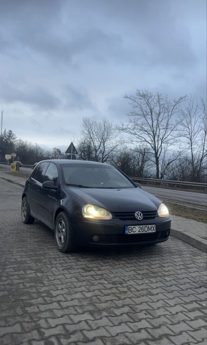 Vând  volkswagen golf 5