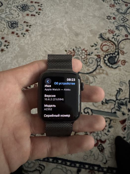 Продам Apple Watch SE