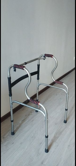 Ходунок регулируемый