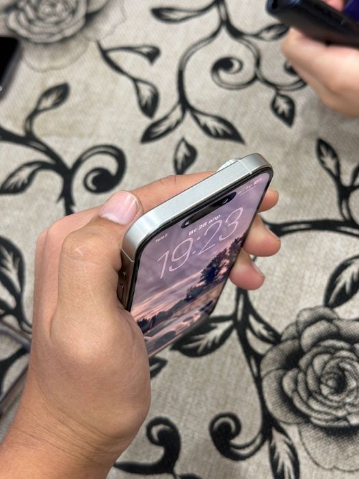 Iphone 15 pro lphone