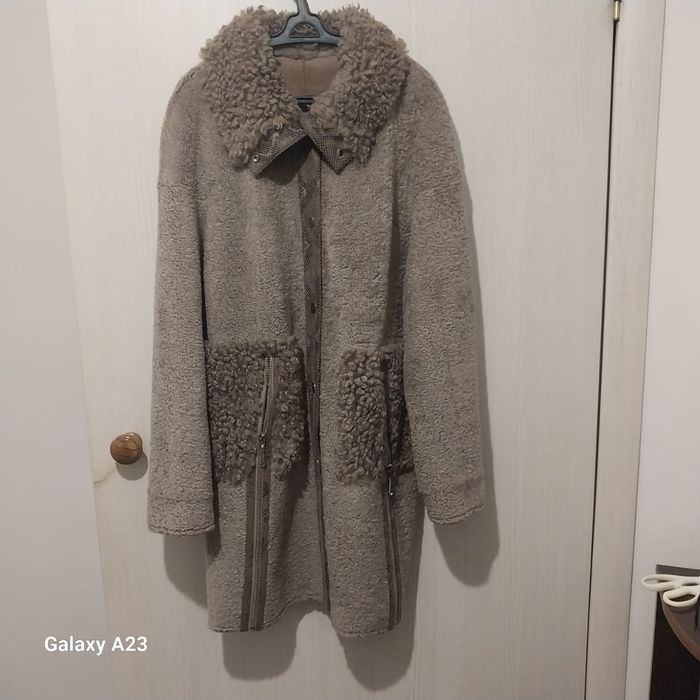 Продам женское пальто