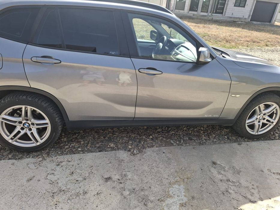 BMW X1 2011 — imagine 5