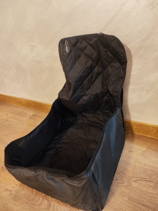 Охлаждаща подложка и покривало за кола